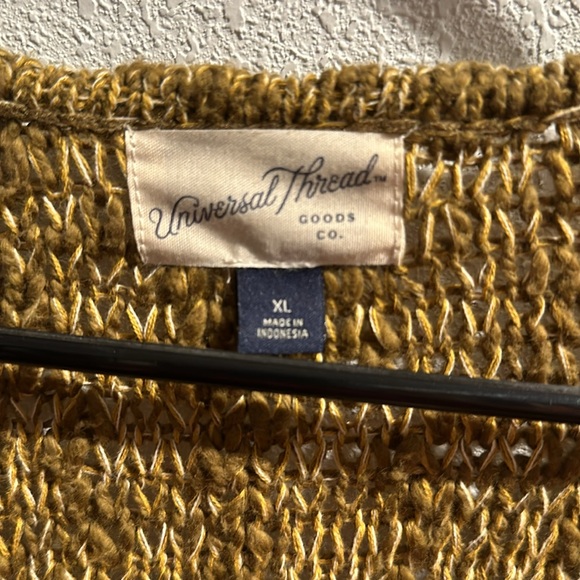 Universal Thread sweater! - Picture 2 of 4